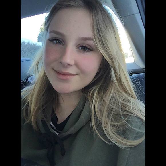 Meet your Posher, Mathylde - Picture 1 of 1